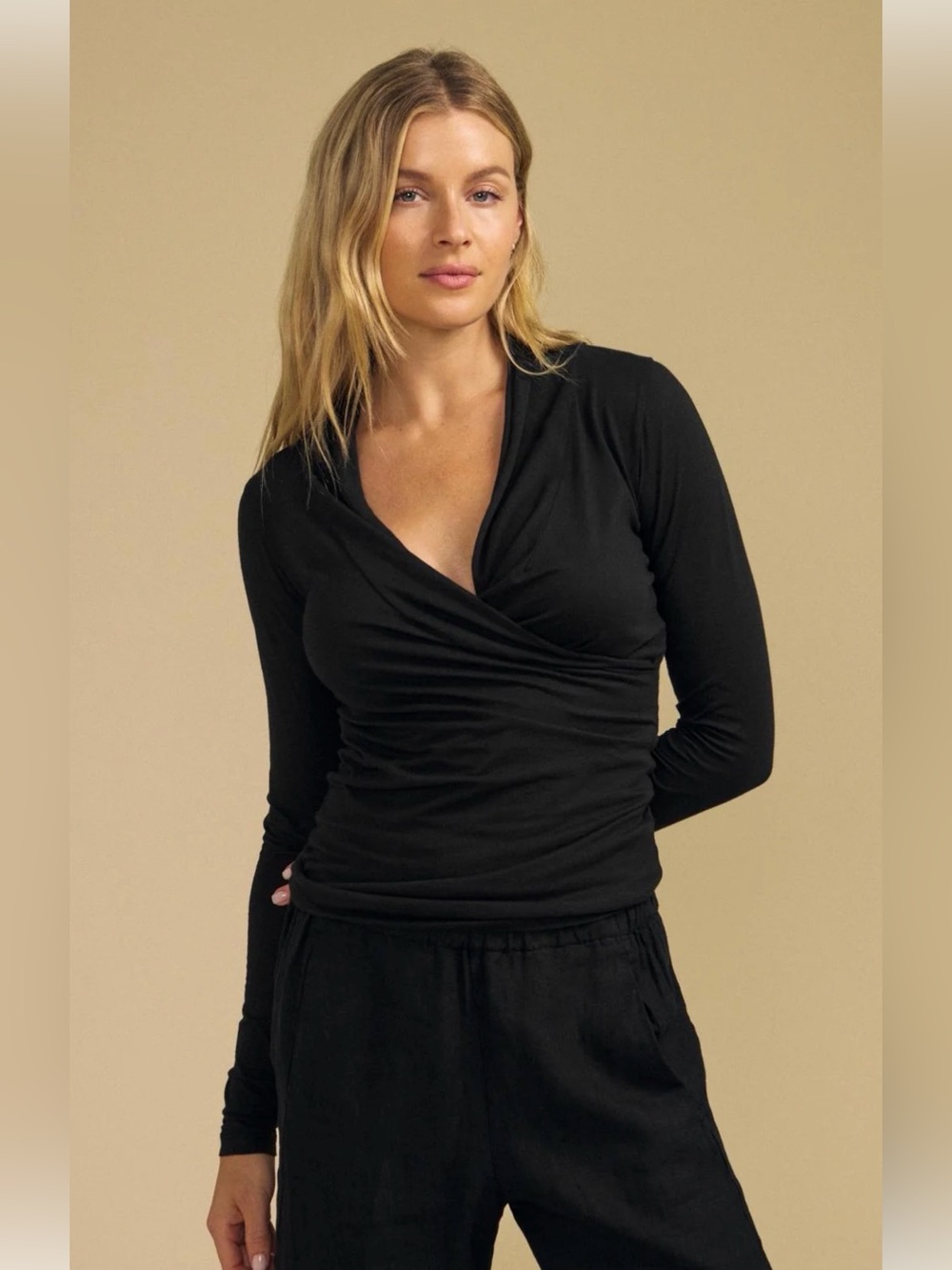 Velvet by Graham & Spencer Meri Wrap Front Top V-Neck Black Size Small NWT